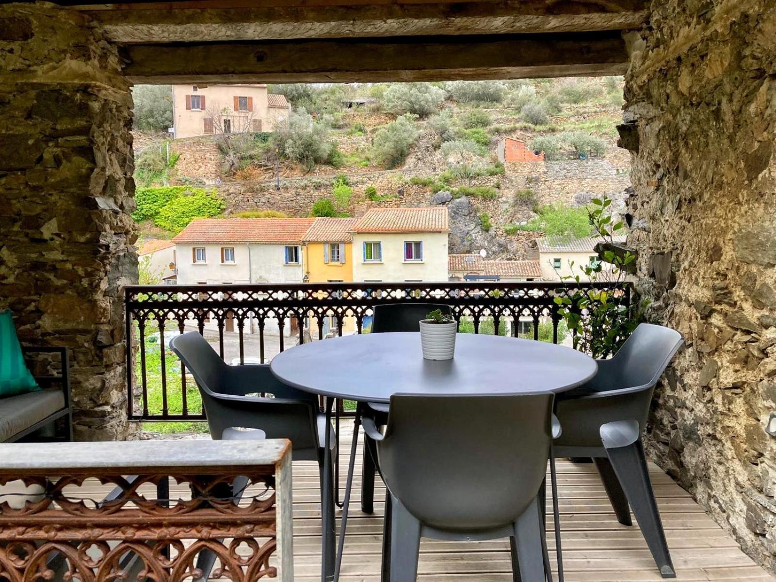 Château Cabaret: Luxury Cathar Retreat with Panoramic Terrace Lastours Exterior photo