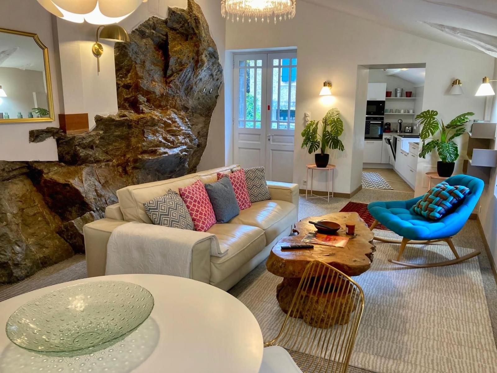 Château Cabaret: Luxury Cathar Retreat with Panoramic Terrace Lastours Exterior photo